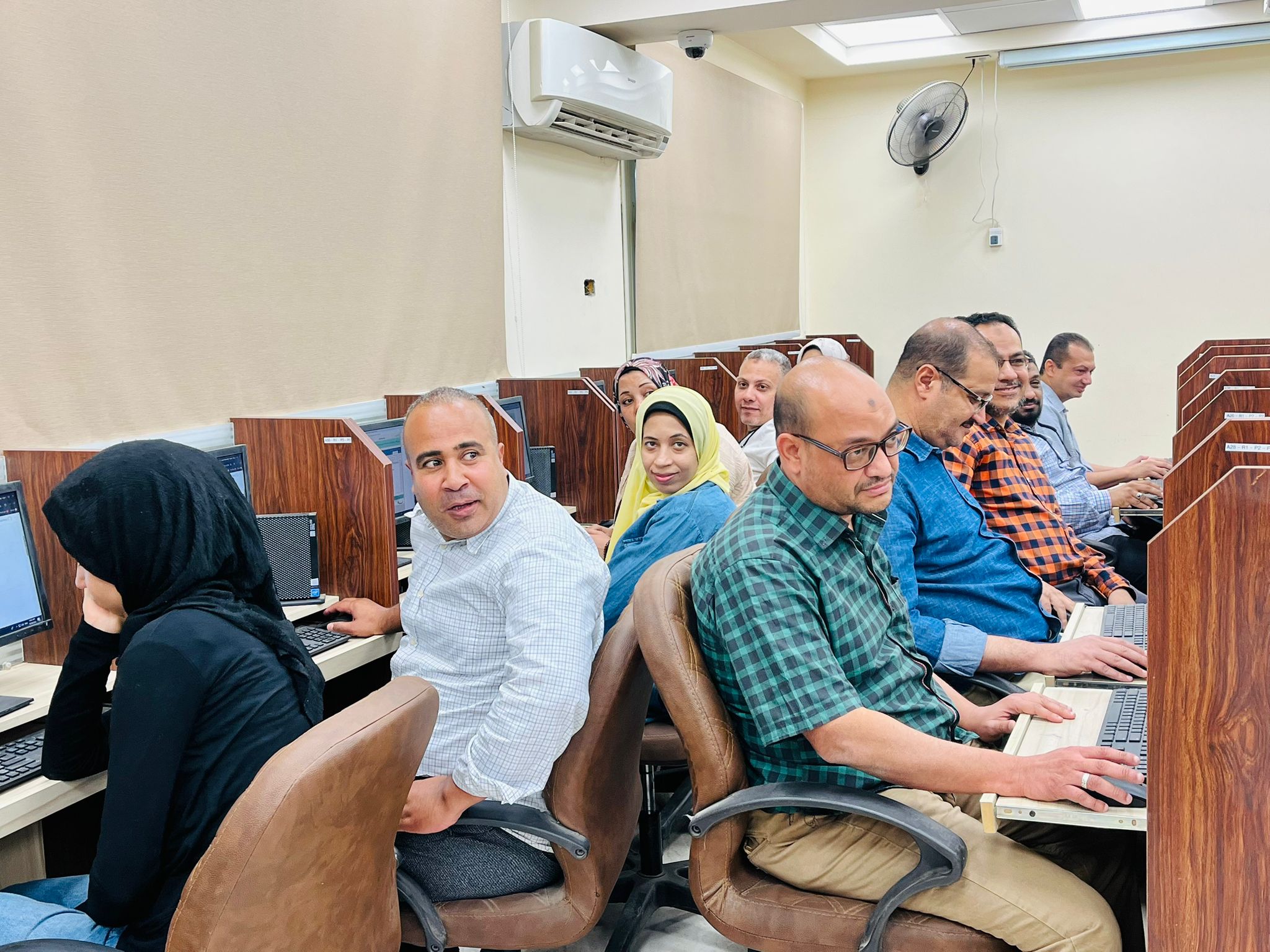 رفع كفاءة هيئة التدريس ومعاونيهم عبر اختبارات التحول الرقمي بالأقصر رفع كفاءة هيئة التدريس ومعاونيهم عبر اختبارات التحول الرقمي بالأقصر