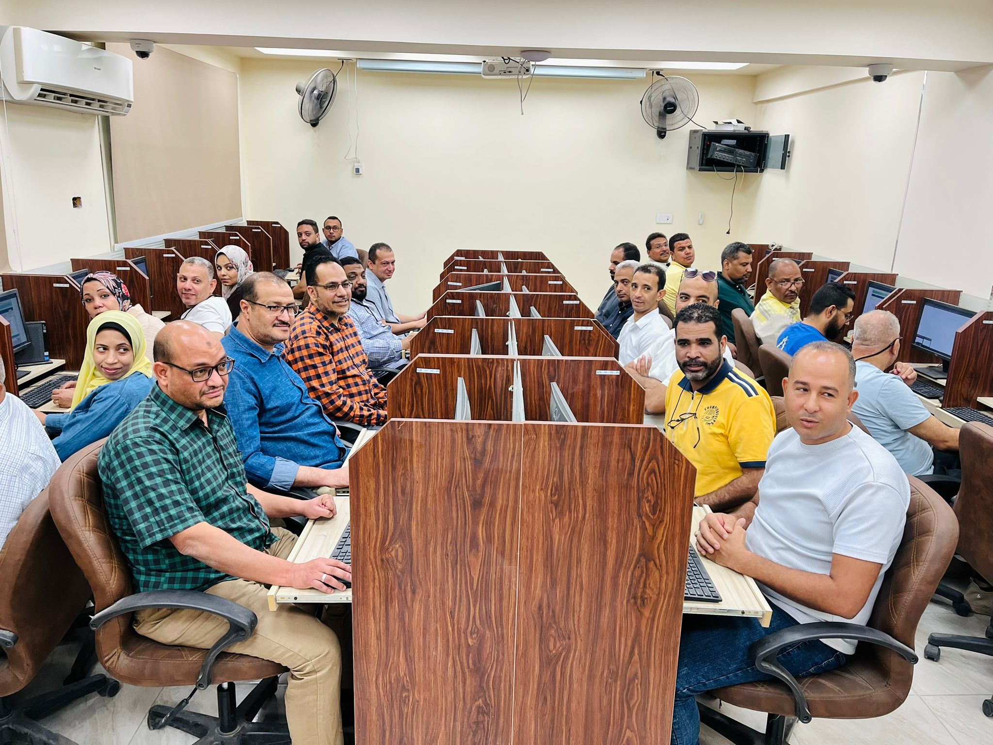 جامعة الأقصر ترفع كفاءة هيئة التدريس ومعاونيهم عبر اختبارات التحول الرقمي جامعة الأقصر ترفع كفاءة هيئة التدريس ومعاونيهم عبر اختبارات التحول الرقمي