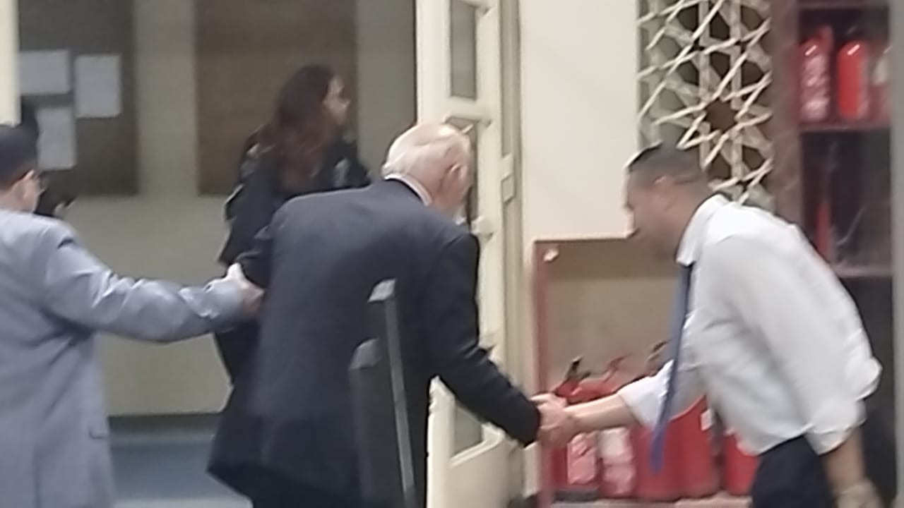 لحظة وصول الموسيقار عمر خيرت إلى الأوبرا (1)