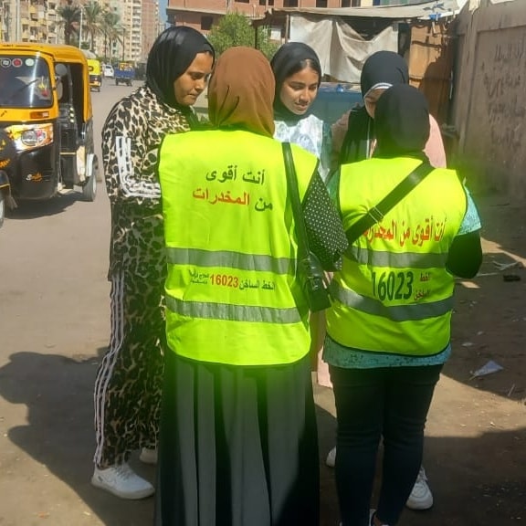 توعية الفتيات في الشوارع