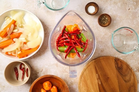 مكونات الصلصة الحارة