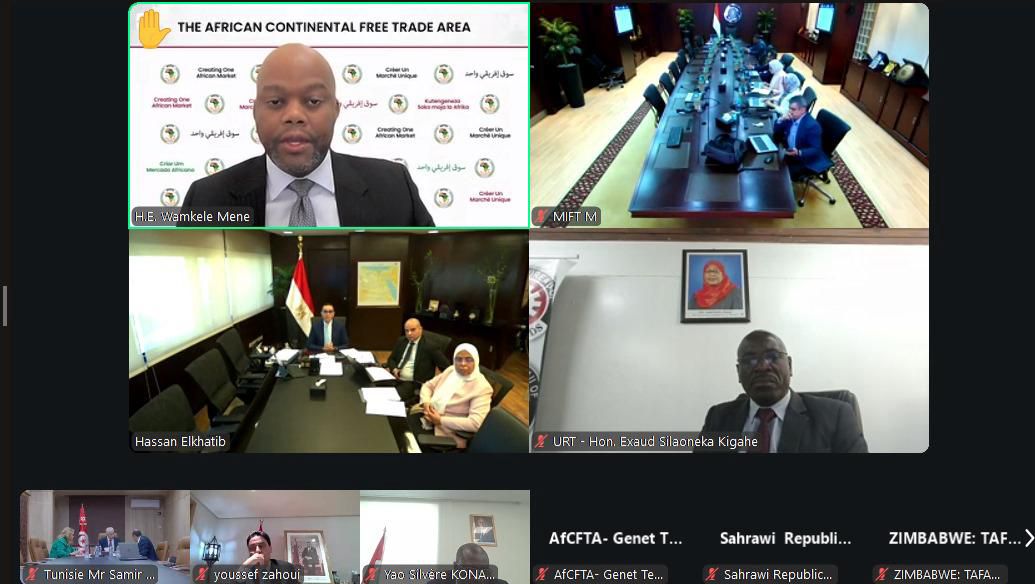 جانب من اللقاء جانب من اللقاء