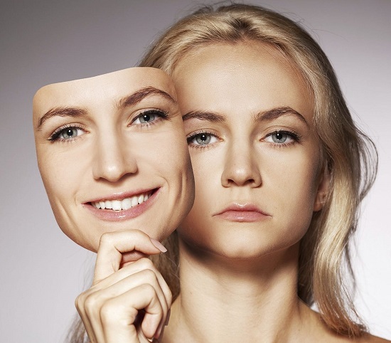 شخص ذو وجهين شخص ذو وجهين