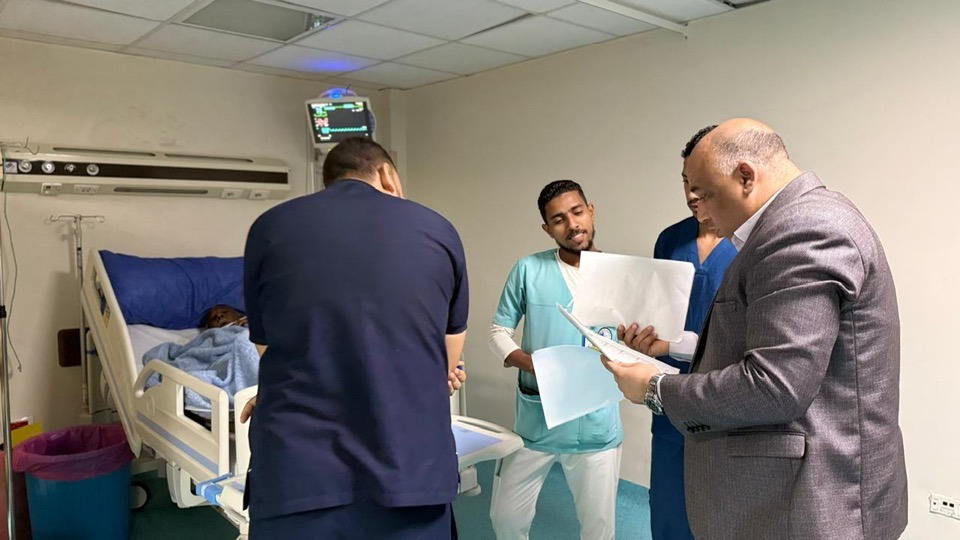نائب مدير الرعاية يتابع انتظام خدمة المواطنين بالمستشفى