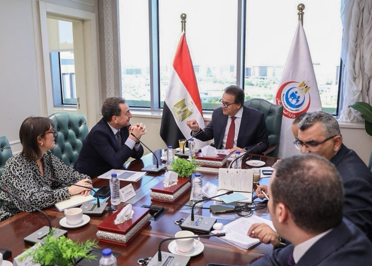 وزير الصحة يستقبل سفير فرنسا بمصر