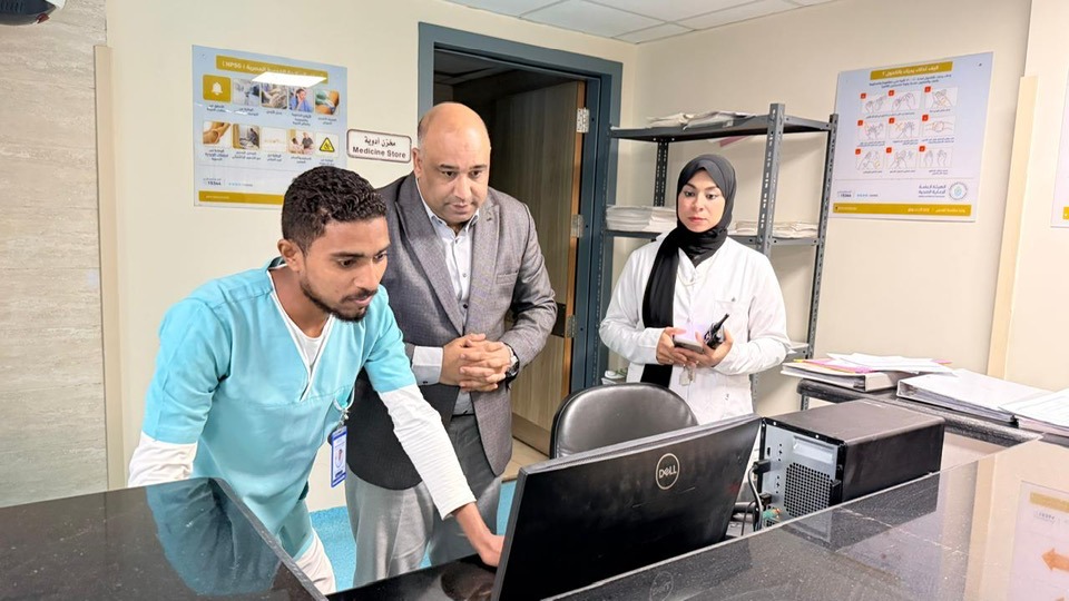 متابعة ميدانية لمستشفى الكرنك الدولي بالأقصر للإطمئنان على انتظام العمل