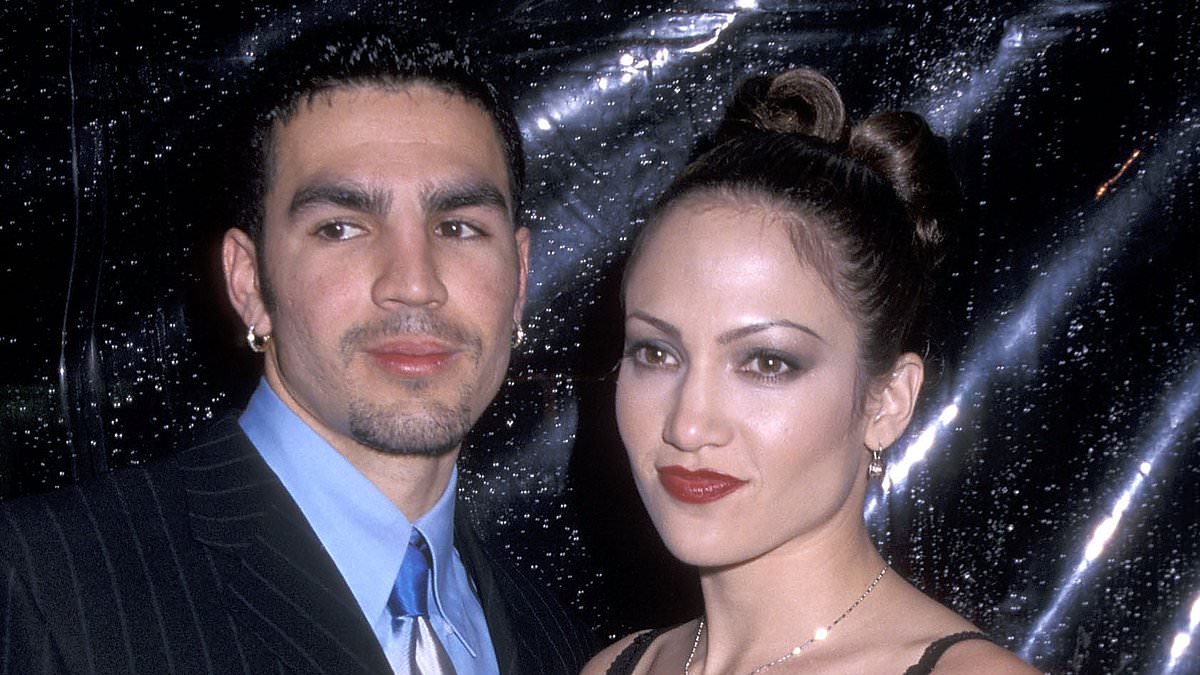 جينيفر لوبيز و أوجاني نوا جينيفر لوبيز و أوجاني نوا