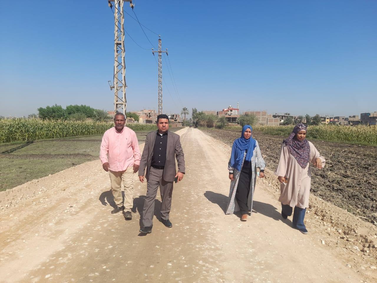 رئيس مدينة الطود يتابع تجهيز شارع جديد مؤدي لمستشفى الأطفال تمهيدا لرصفه