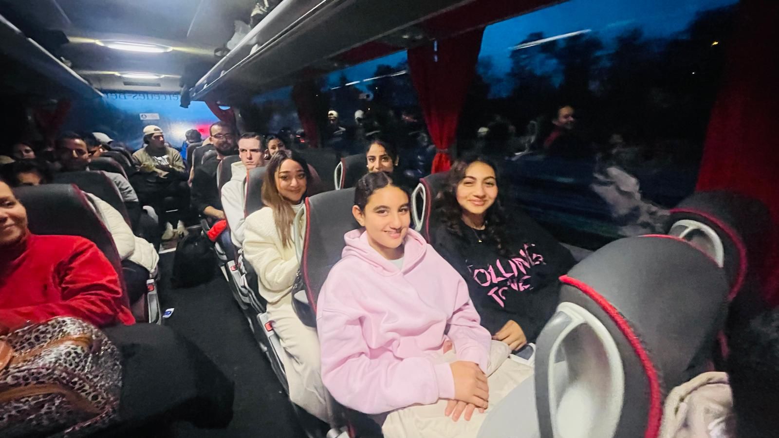 الجاليات المصرية تتحرك لبروكسل لاستقبال الرئيس السيسى (20)