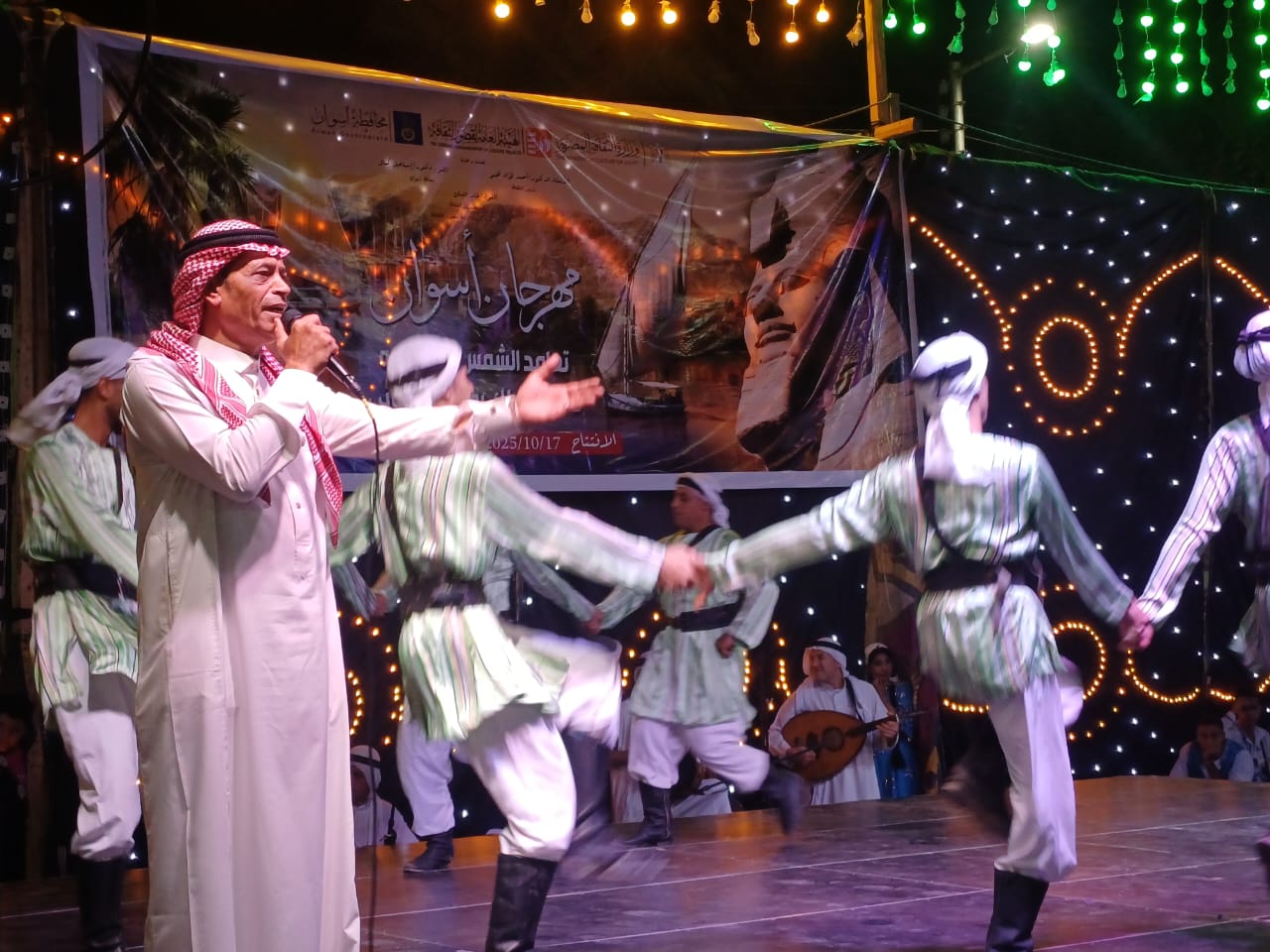 جانب من العروض جانب من العروض