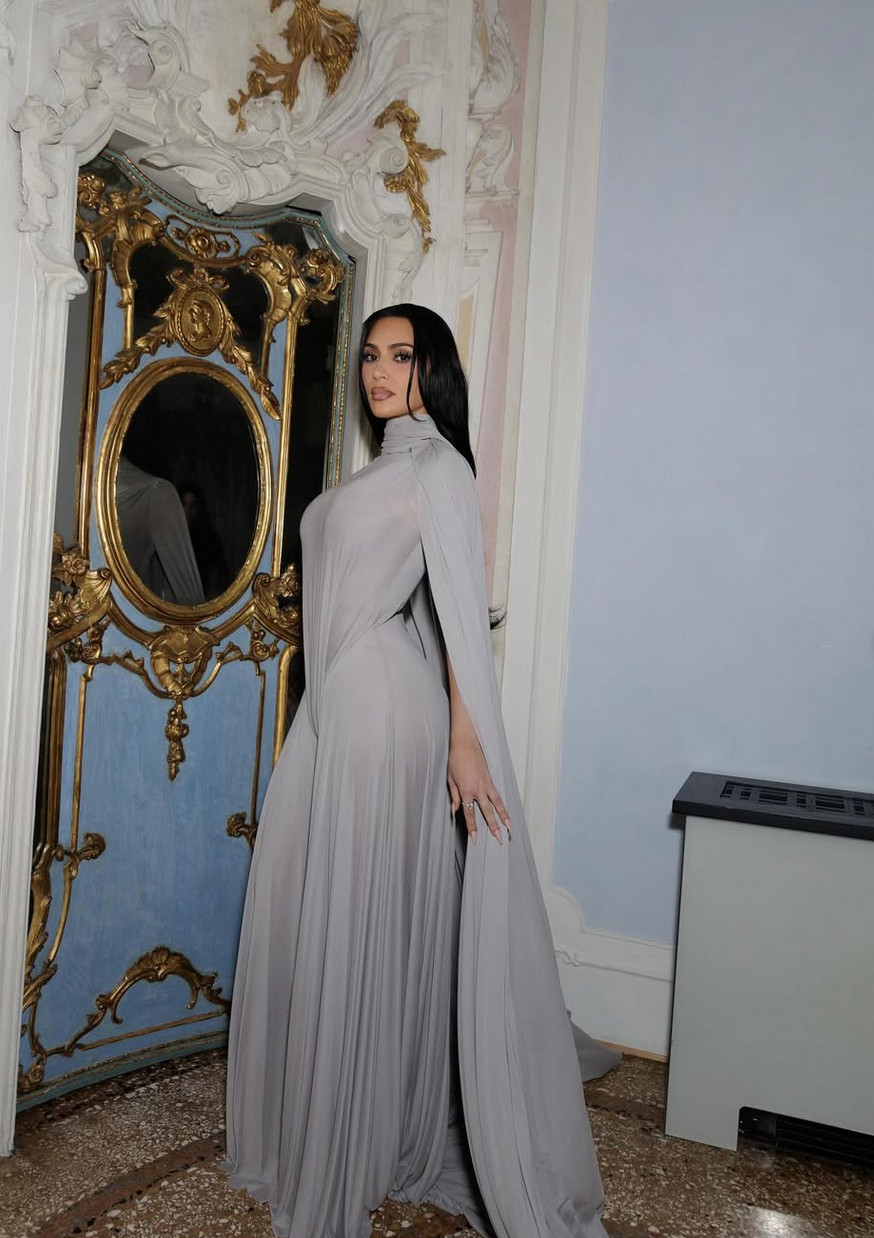 اطلالات كيم كاردشيان  (2)