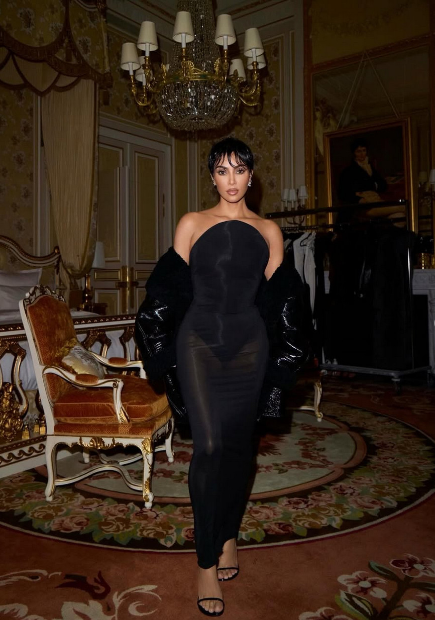 اطلالات كيم كاردشيان  (5)