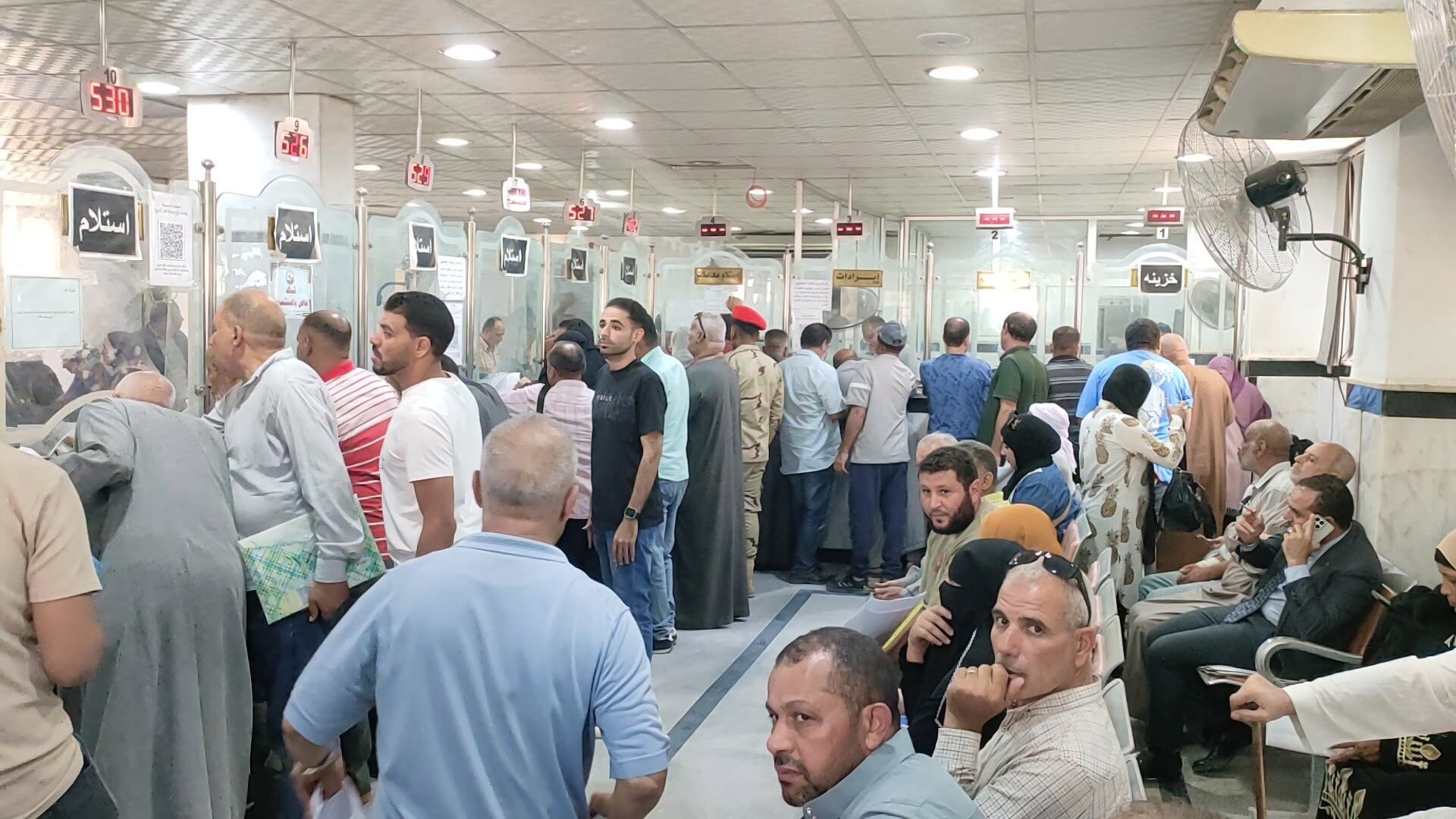 زحام بالمركز التكنولوجي بكفر الشيخ زحام بالمركز التكنولوجي بكفر الشيخ