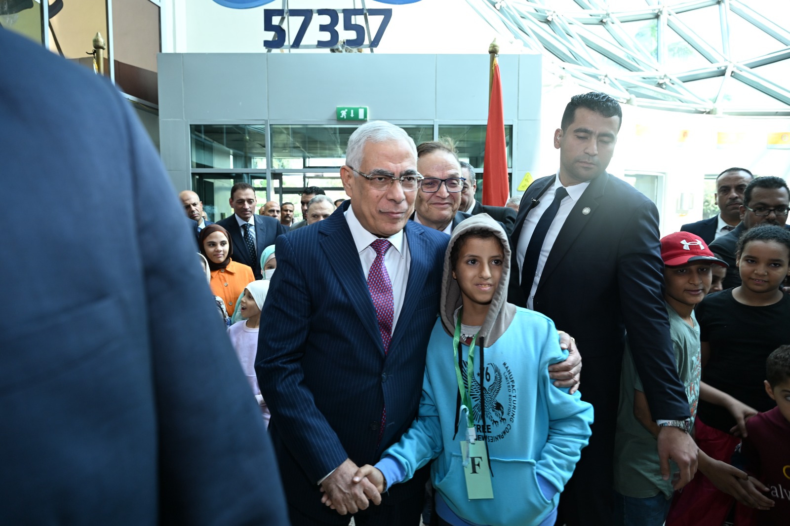 النائب العام يزور مستشفى سرطان الأطفال  (6)