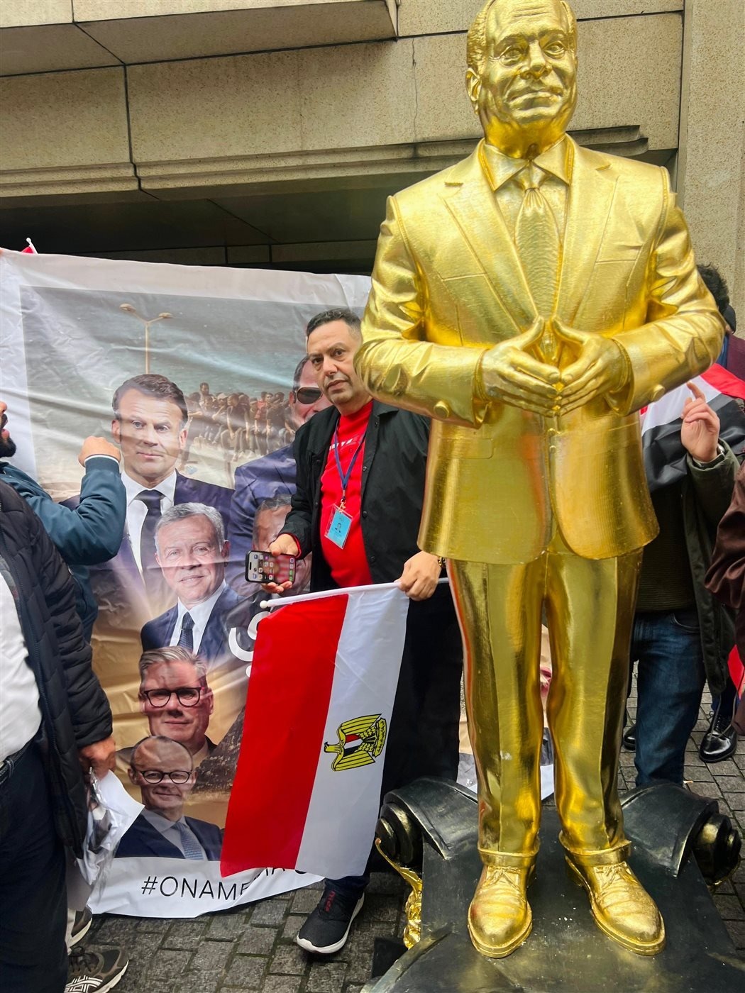 تمثال الرئيس السيسى (1)