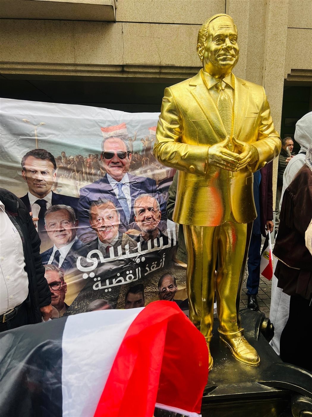 تمثال الرئيس السيسى (3)