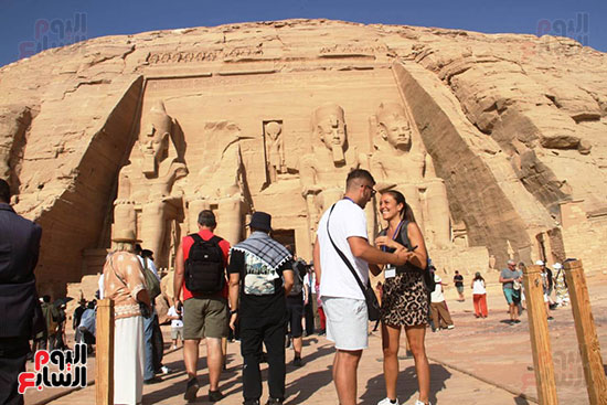 انتعاشة-سياحية-داخل-معبد-أبوسمبل-قبل-يوم-من-تعامد-الشمس-(8)