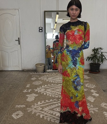 فستان سارة عبد الرحمن