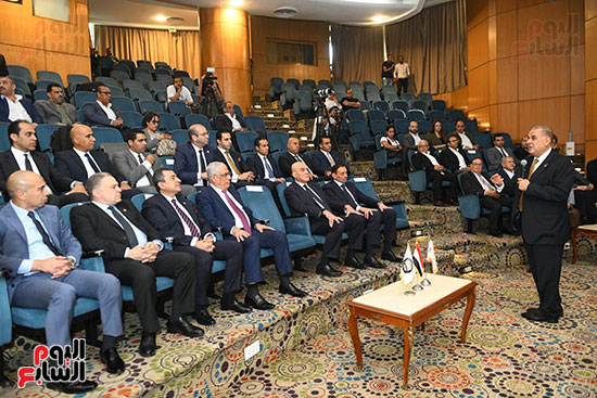 النائب العام يستمع لفيلم تسجيلى عن مرضى السرطان ونسب الشفاء بين الأطفال (36)