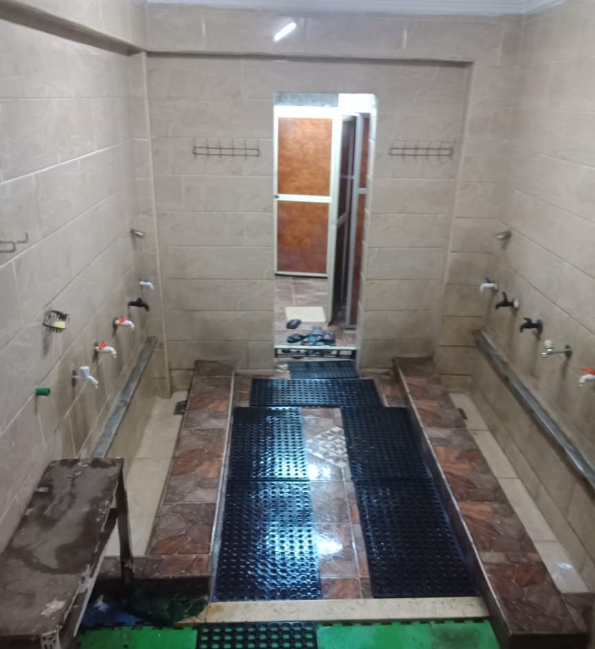 المسجد من الداخل