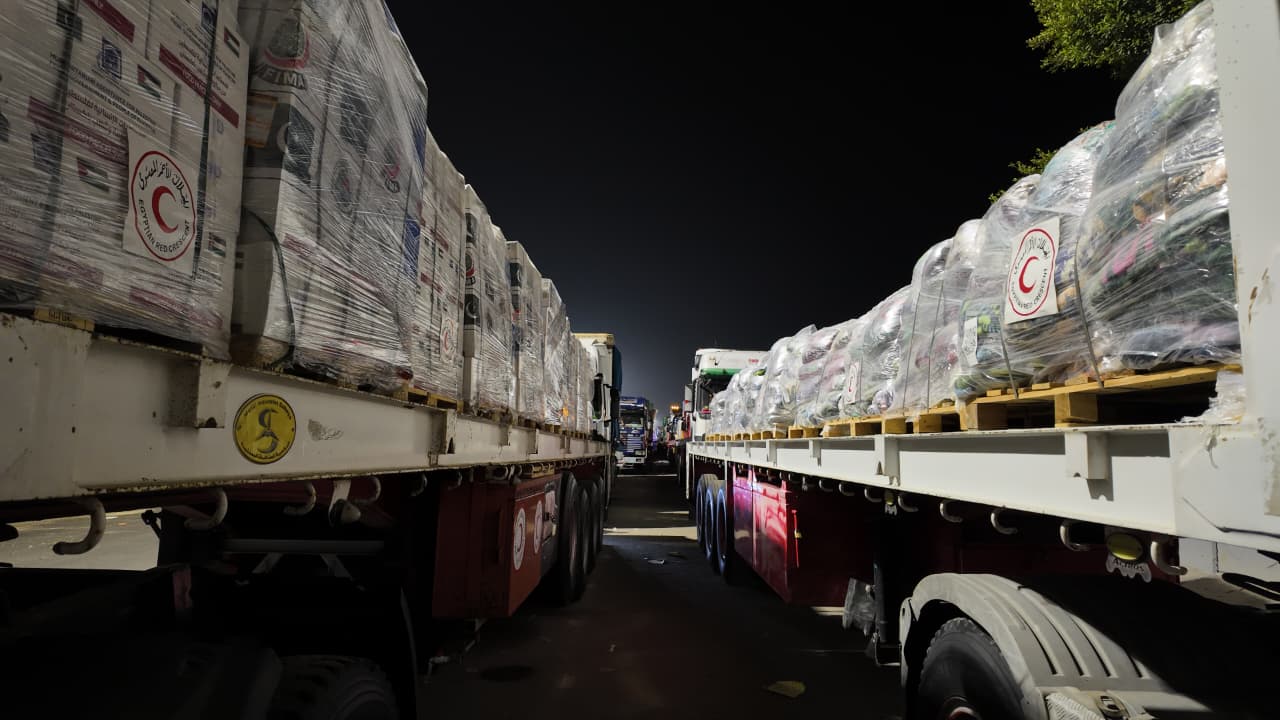  مساعدات الهلال الأحمر المصرى لغزة 