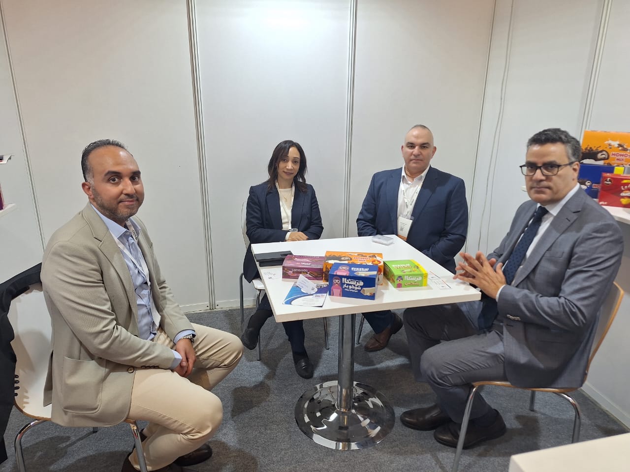 جانب من المناقشات جانب من المناقشات