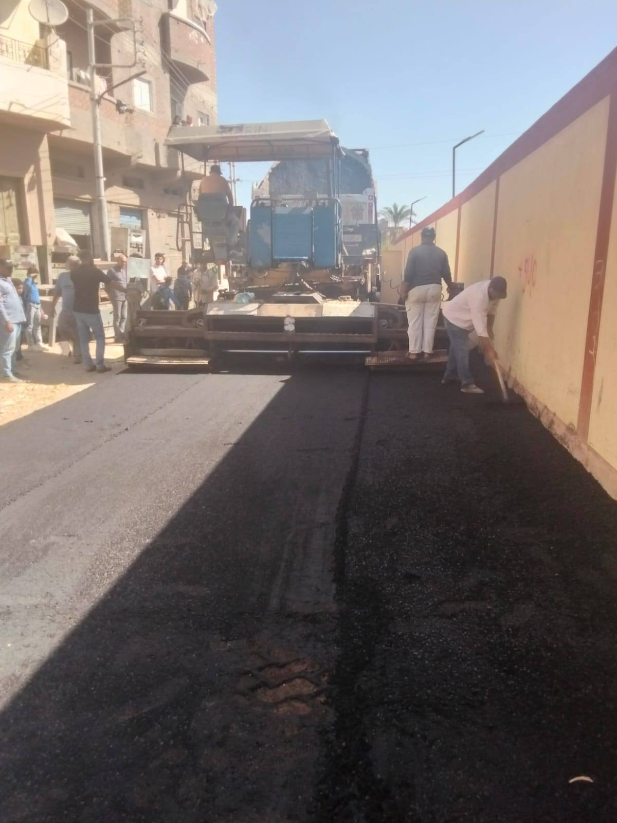 رصف طريق بر بحري بالجزيرة الخضراء رصف طريق بر بحري بالجزيرة الخضراء