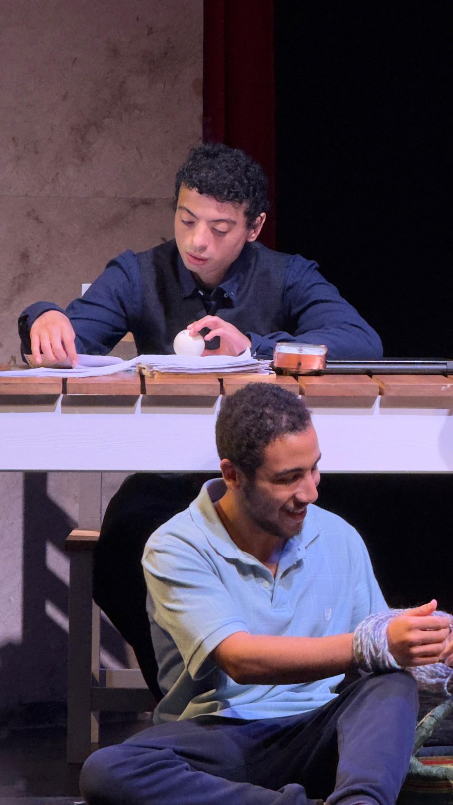 روجينا وأشرف زكي يحتفيان بموهبة ابنتهما مريم اشرف زكي في عرض “بين الميه والهوا” بالجامعة الأمريكية (4)