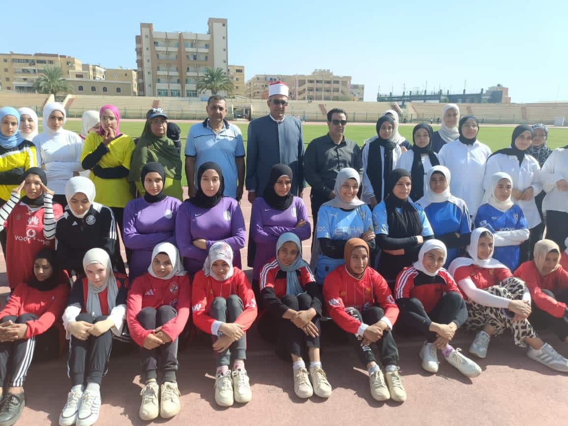 رئيس منطقة كفر الشيخ الأزهرية يشيد بمستوى الفتيات