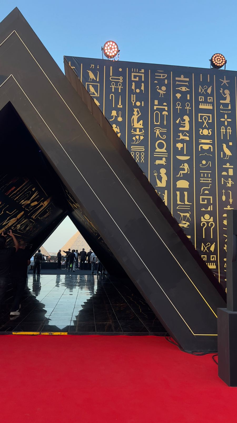 الاستعدادات النهائية لـ حفل الجرامي في الاهرامات (3)