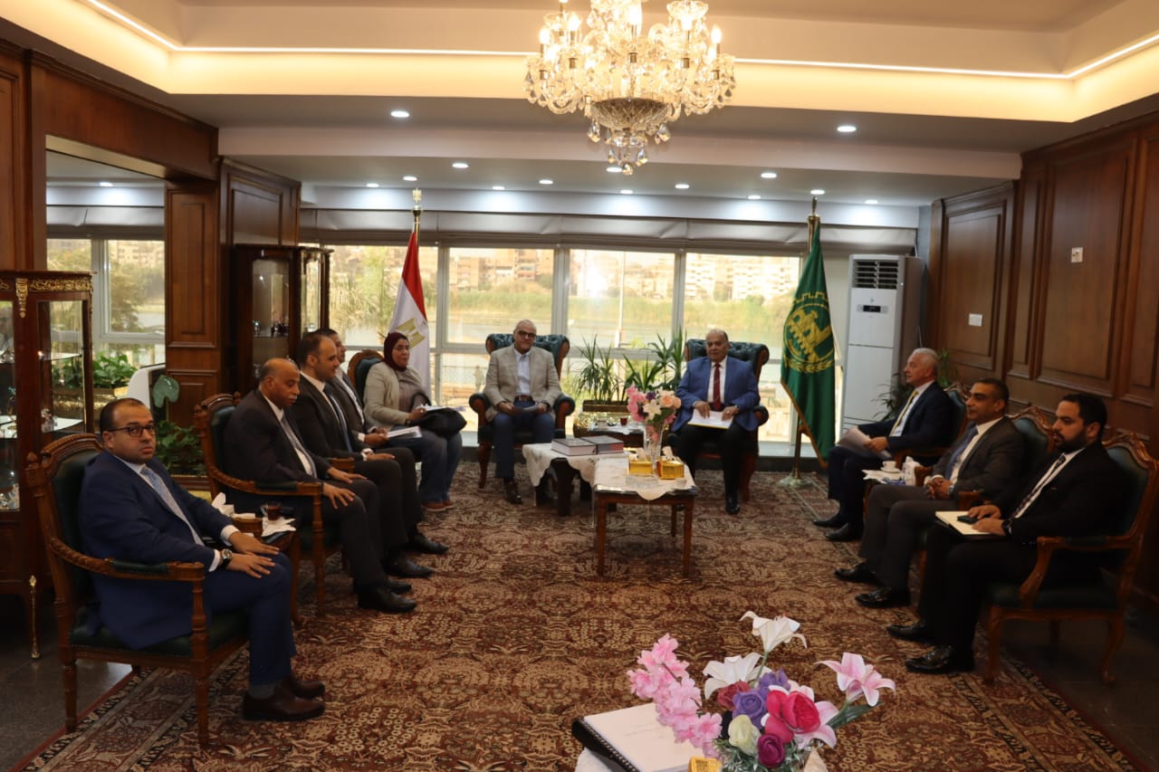 خلال الاجتماع بمحافظة القليوبية