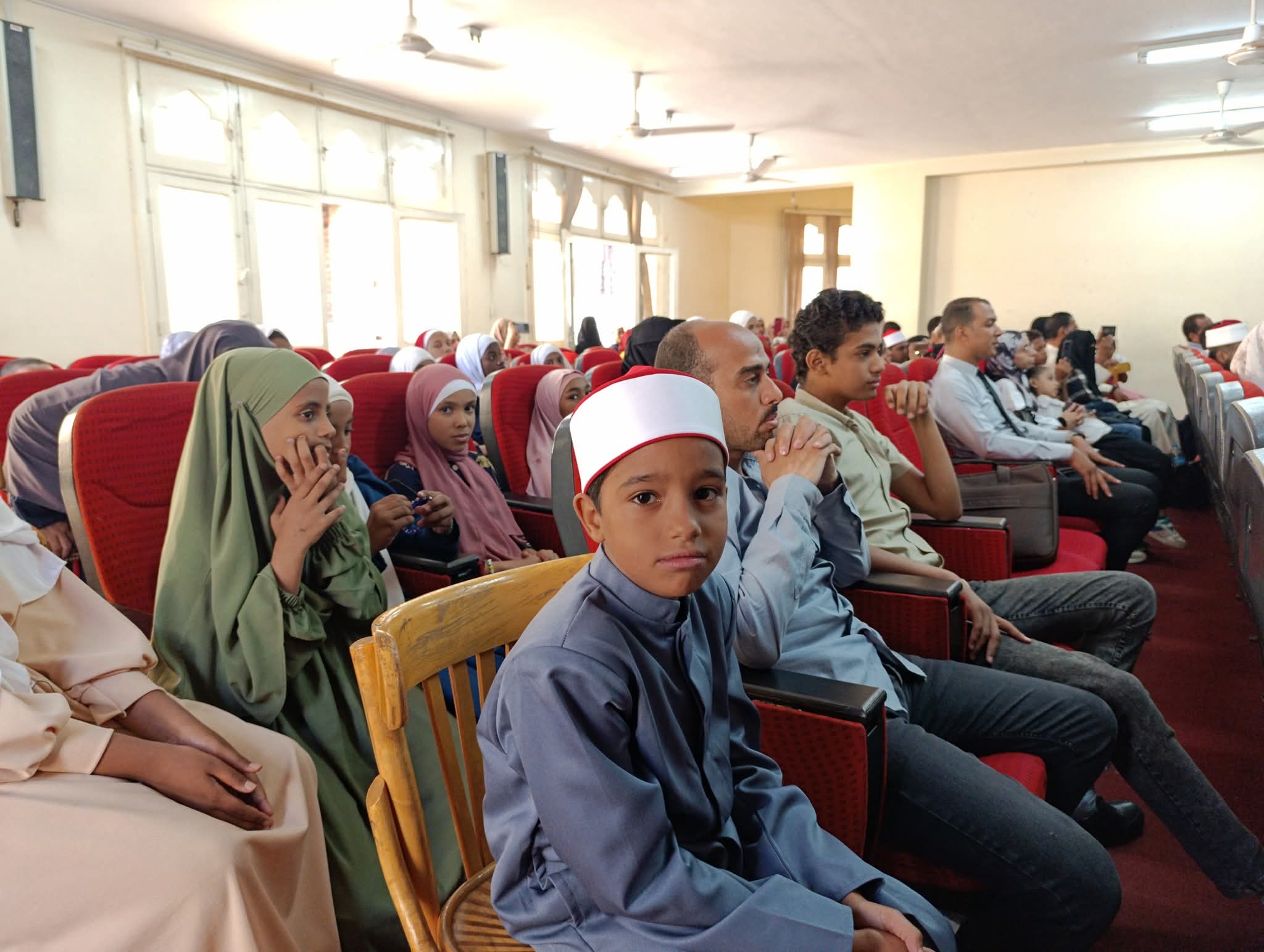 الأطفال الحضور