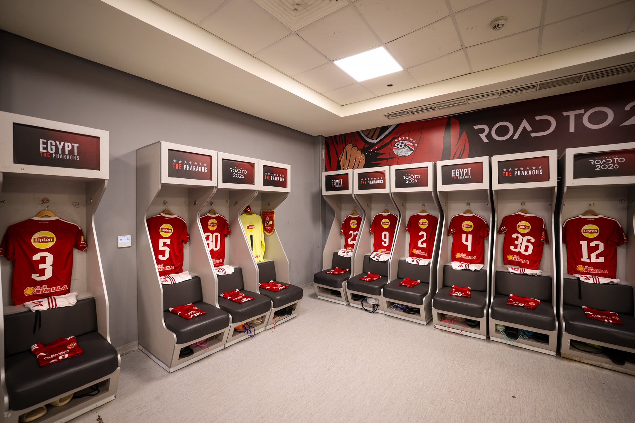 من داخل غرفة الملابس من داخل غرفة الملابس