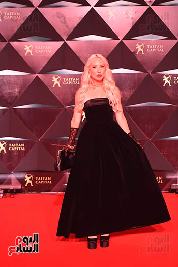 الامريكية آمون ستار