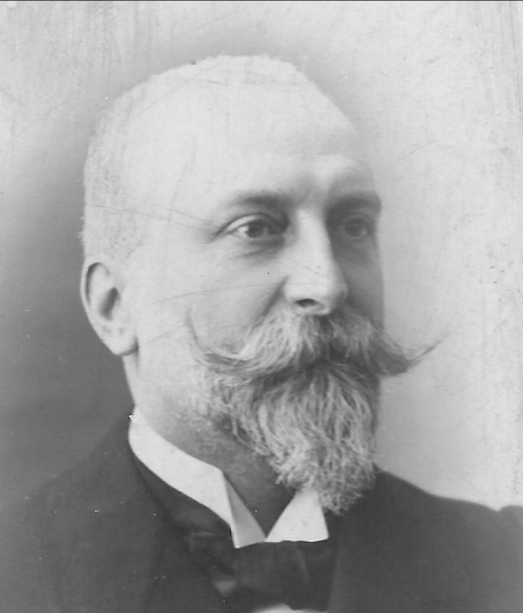 المهندس الفرنسي المهندس الفرنسي