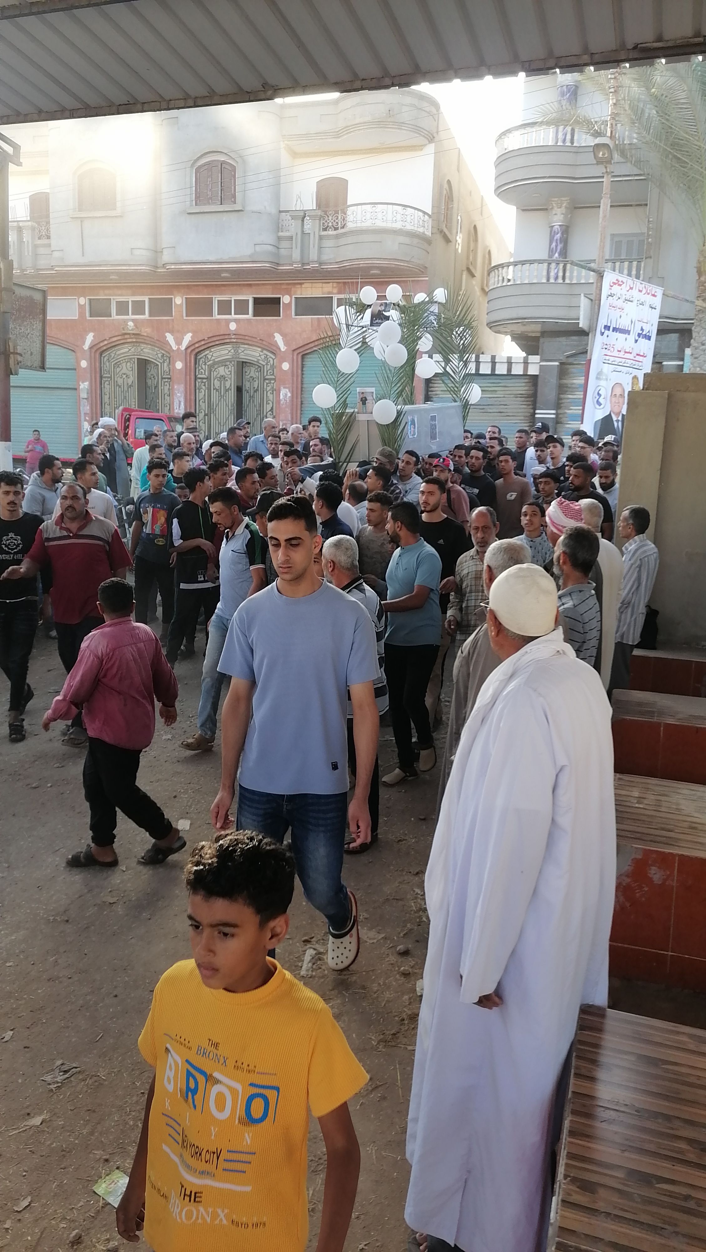 تشيع جثمان شاب سقط اثناء اداء مباراة بالدقهلية