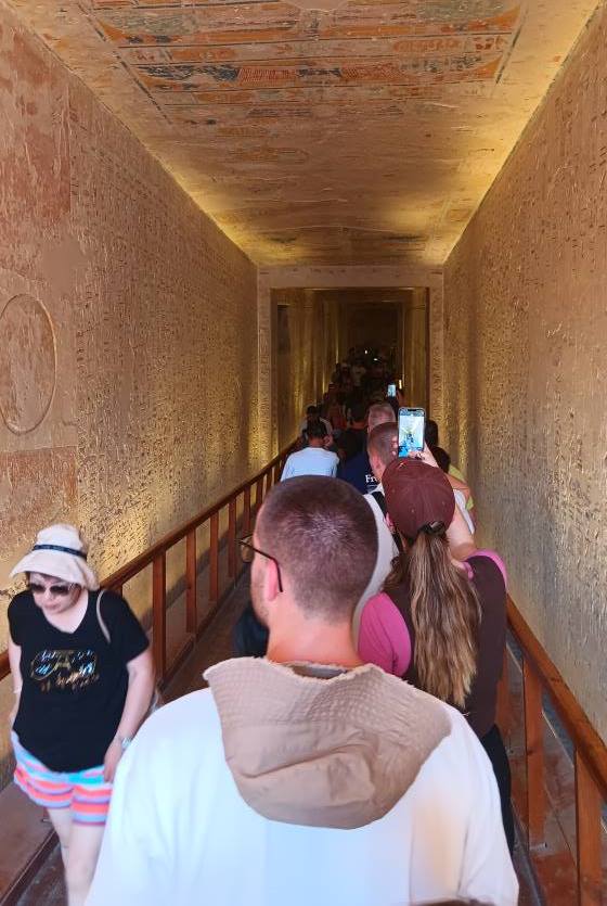 إقبال سياحي كبير فى مقابر وادى الملوك والملكات إقبال سياحي كبير فى مقابر وادى الملوك والملكات