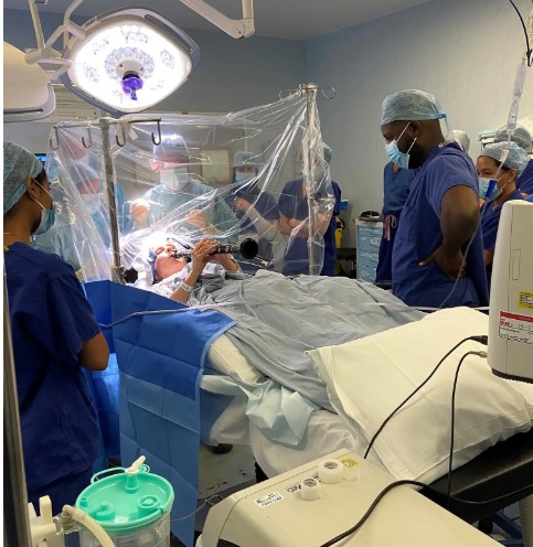 العزف العزف