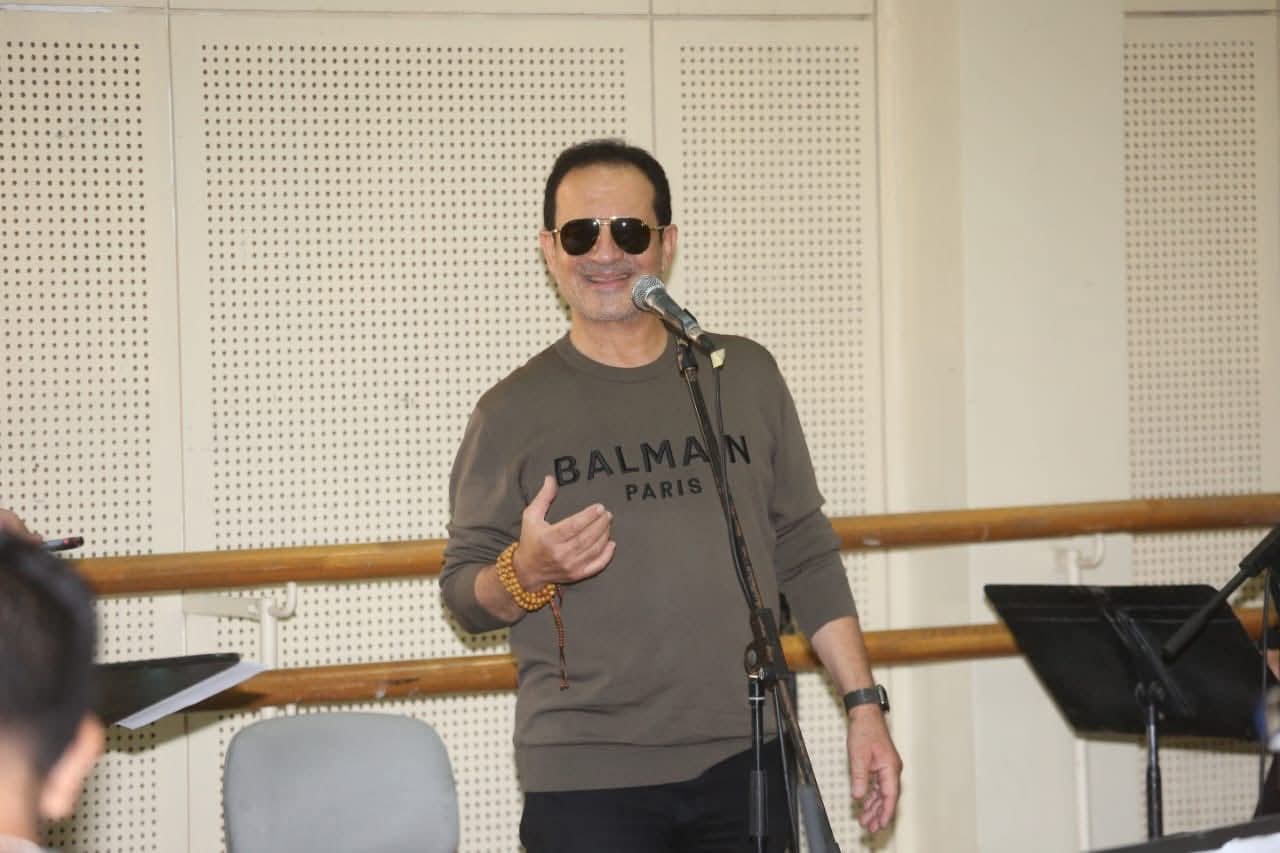 محمد ثروت ينتهي من بروفه أخيرة قبل حفلته غدا بمهرجان الموسيقي العربية (4)