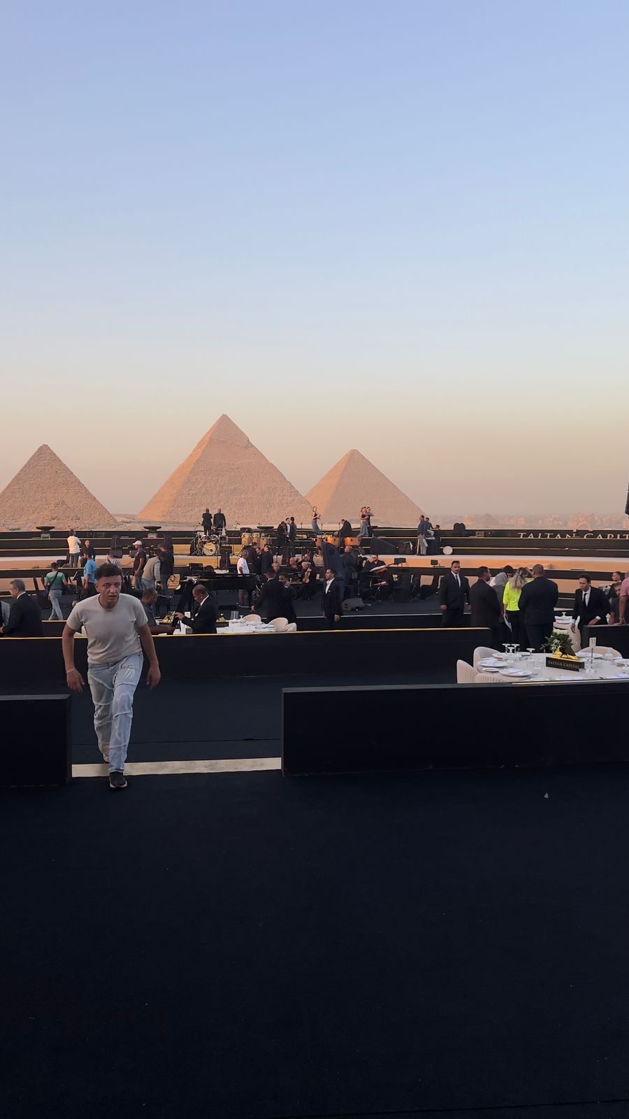 الاستعدادات النهائية لـ حفل الجرامي في الاهرامات (4)