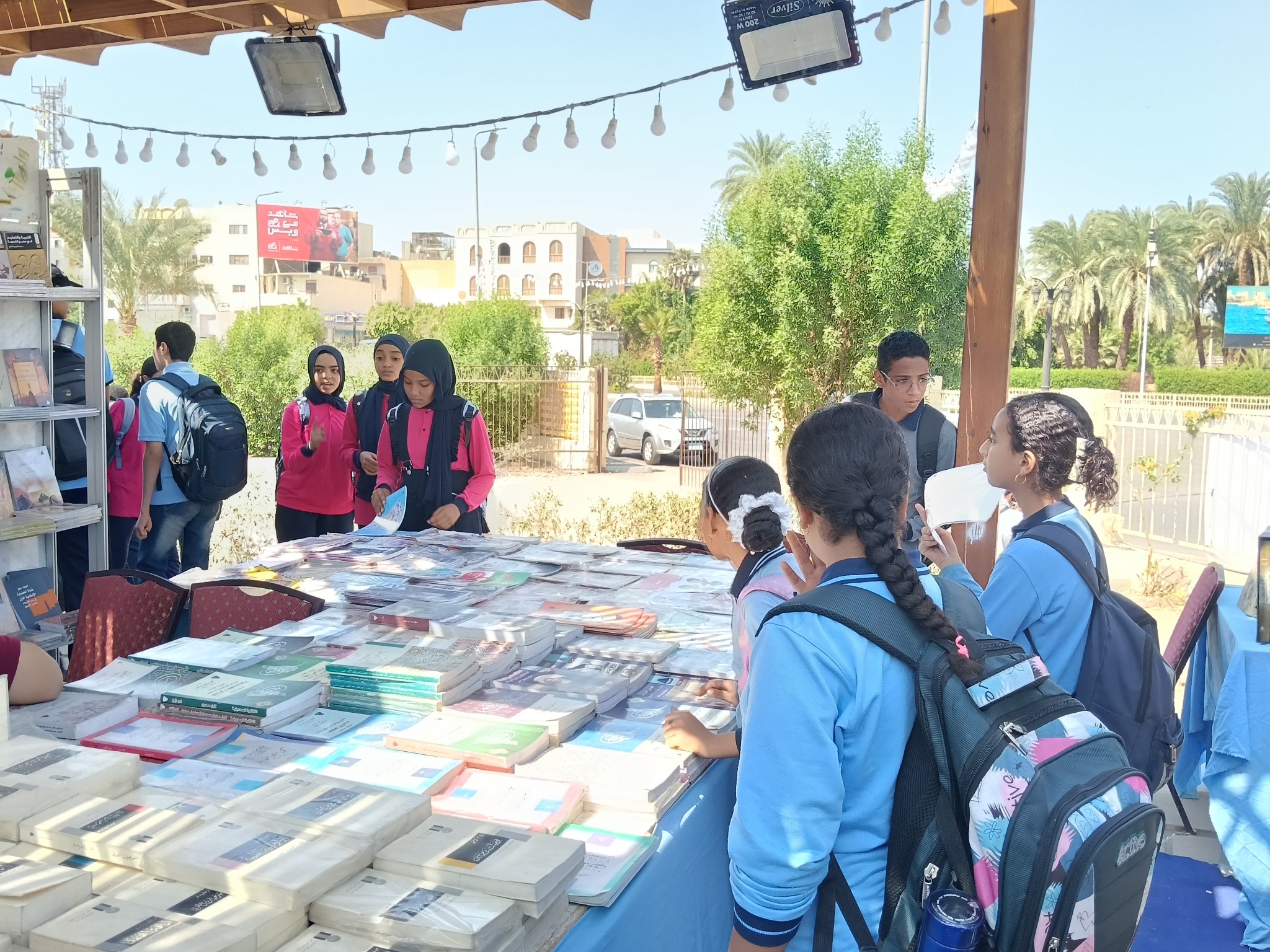 جانب من توافد الأطفال على معرض الأقصر للكتاب
