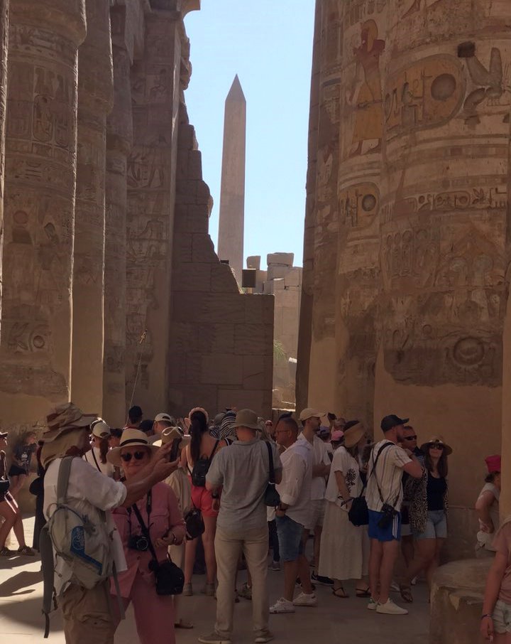 معابد الأقصر والكرنك ومقابر الملوك تستقبل أفواج سياحية كبيرة