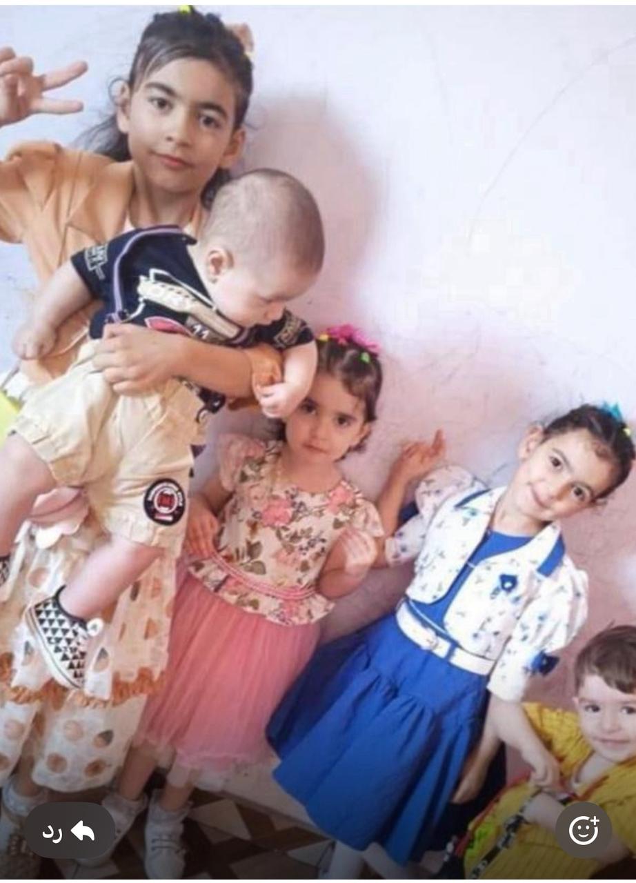 ديما أبو شكيان وأخوتها ديما أبو شكيان وأخوتها