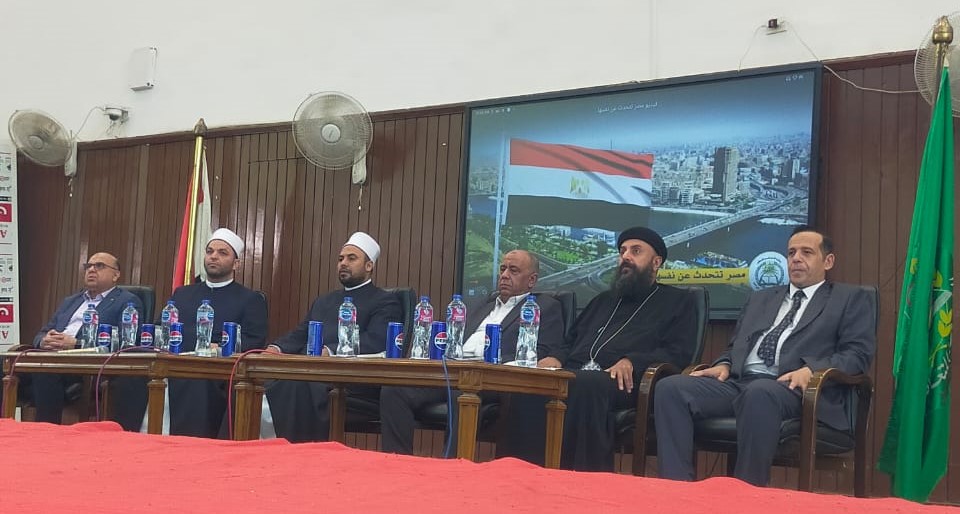 محمد ثروت يشارك فى ندوة بالمعهد الزراعى بشبرا الخيمة (5)