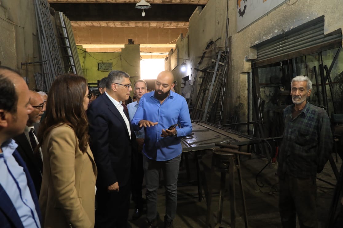 جانب من جولة المحافظ جانب من جولة المحافظ