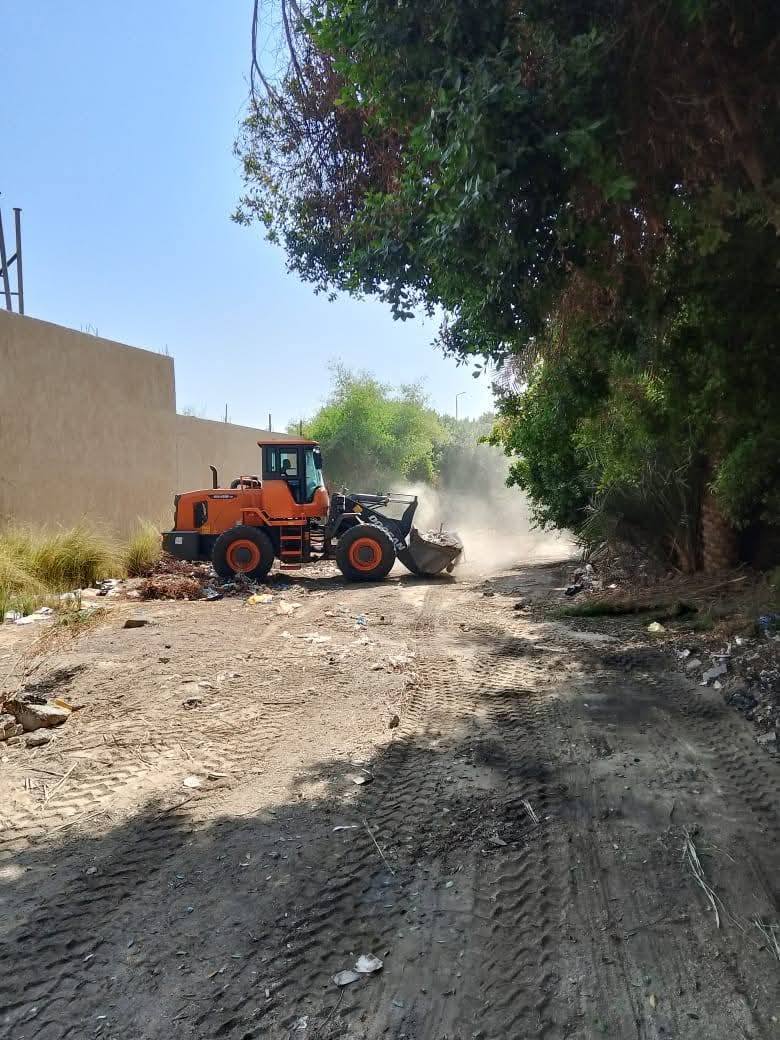 رفع 45 طن قمامة وتراكمات خلال حملات نظافة مكثفة بالأقصر