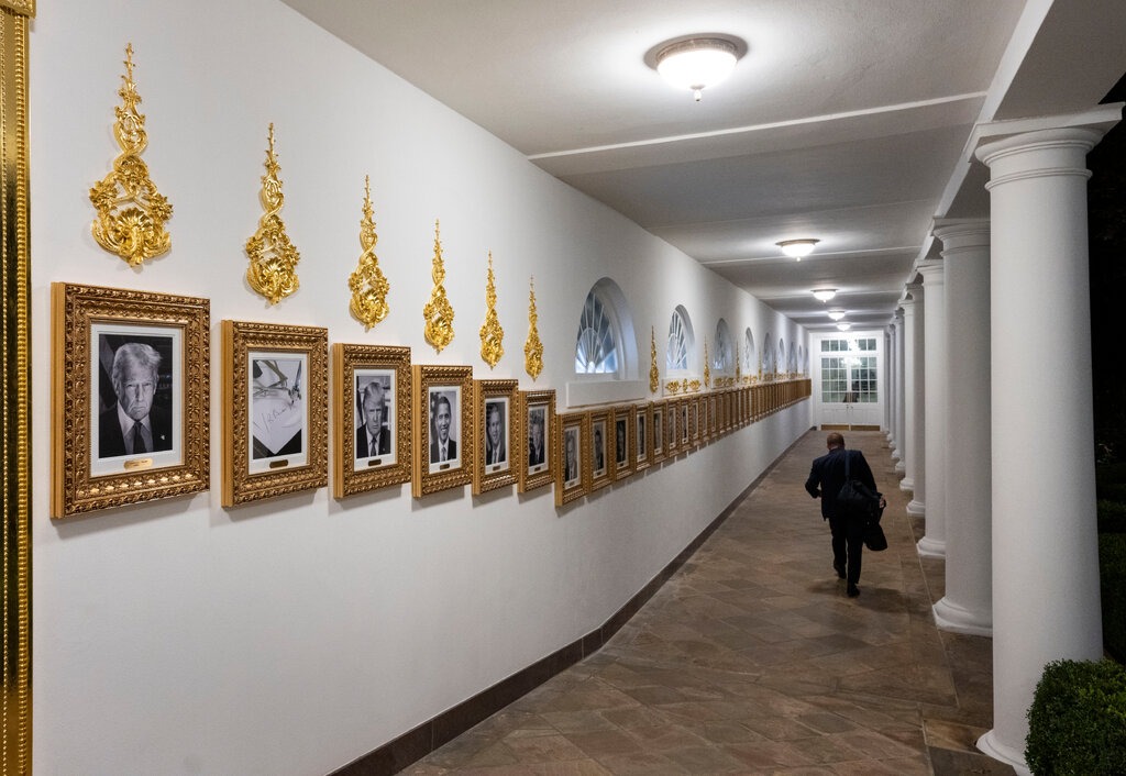 الرواق الغربى