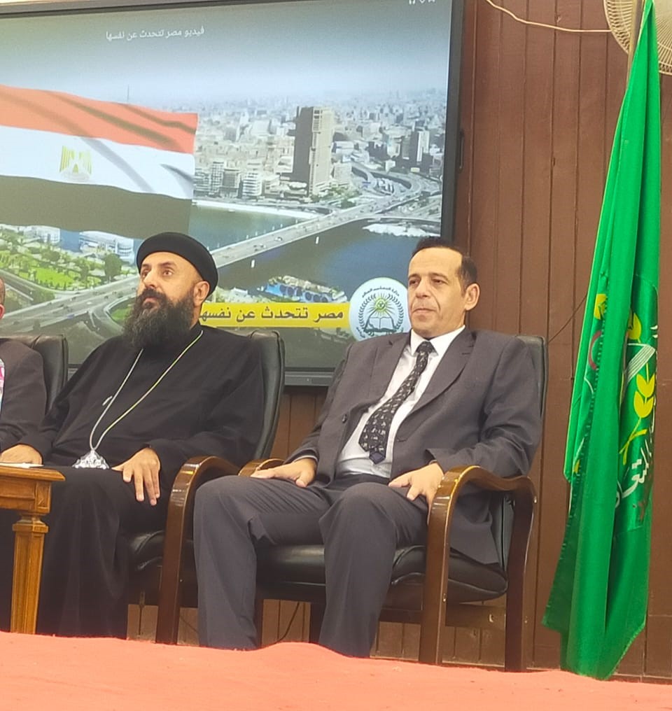 محمد ثروت يشارك فى ندوة بالمعهد الزراعى بشبرا الخيمة (4)