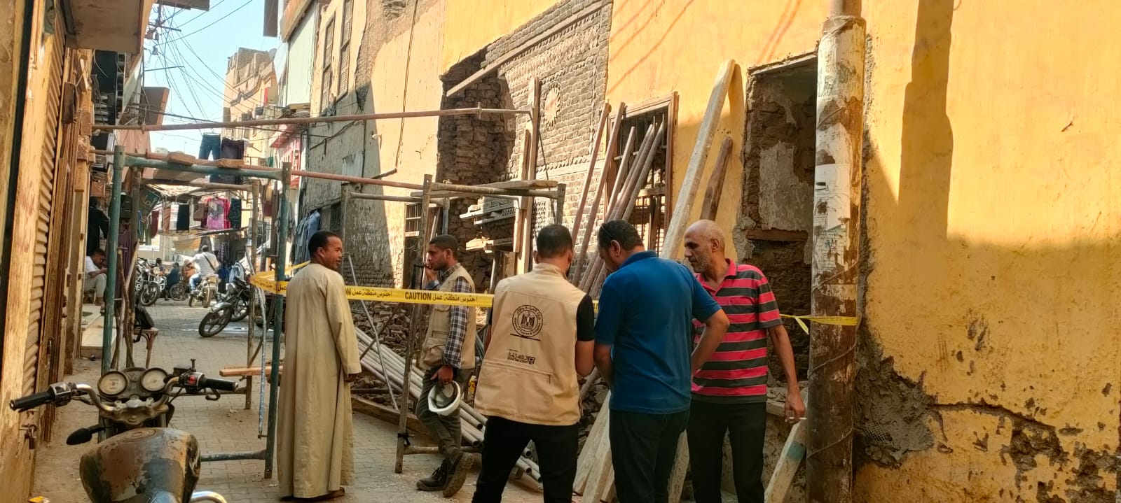 متابعة واقعة إنهيار جزئي لواجهة منزل مسجلة بقائمة الآثار الإسلامية منذ 74 سنة متابعة واقعة إنهيار جزئي لواجهة منزل مسجلة بقائمة الآثار الإسلامية منذ 74 سنة