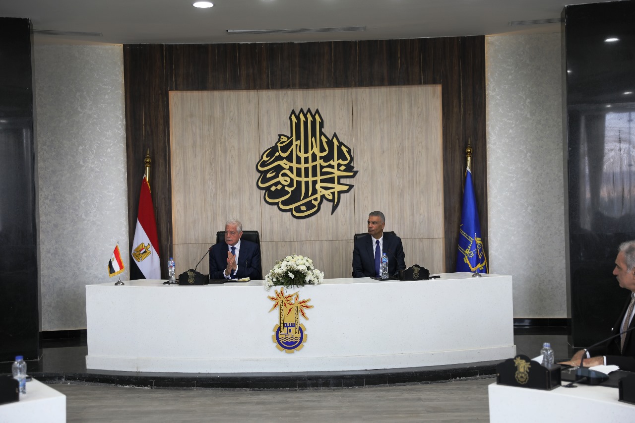 محافظ أسوان ومستشار الرئيس للتنمية المحلية